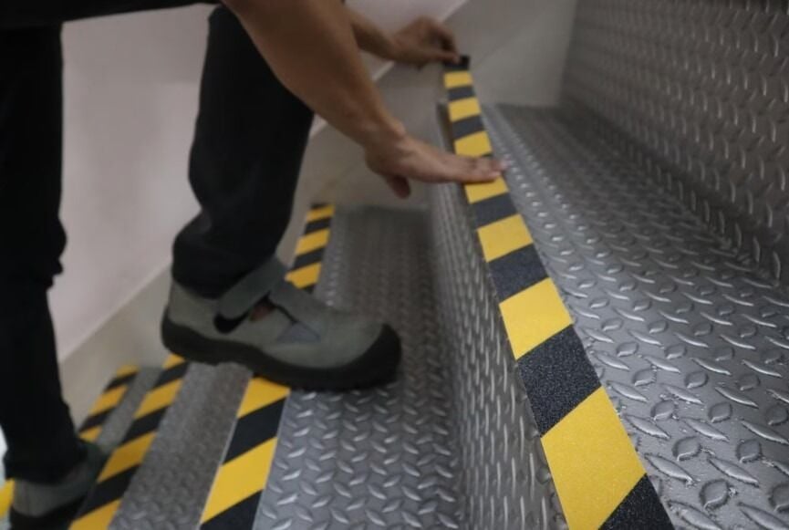 Zemin Kaydırmaz Bandı Nerelerde Kullanılmalı?