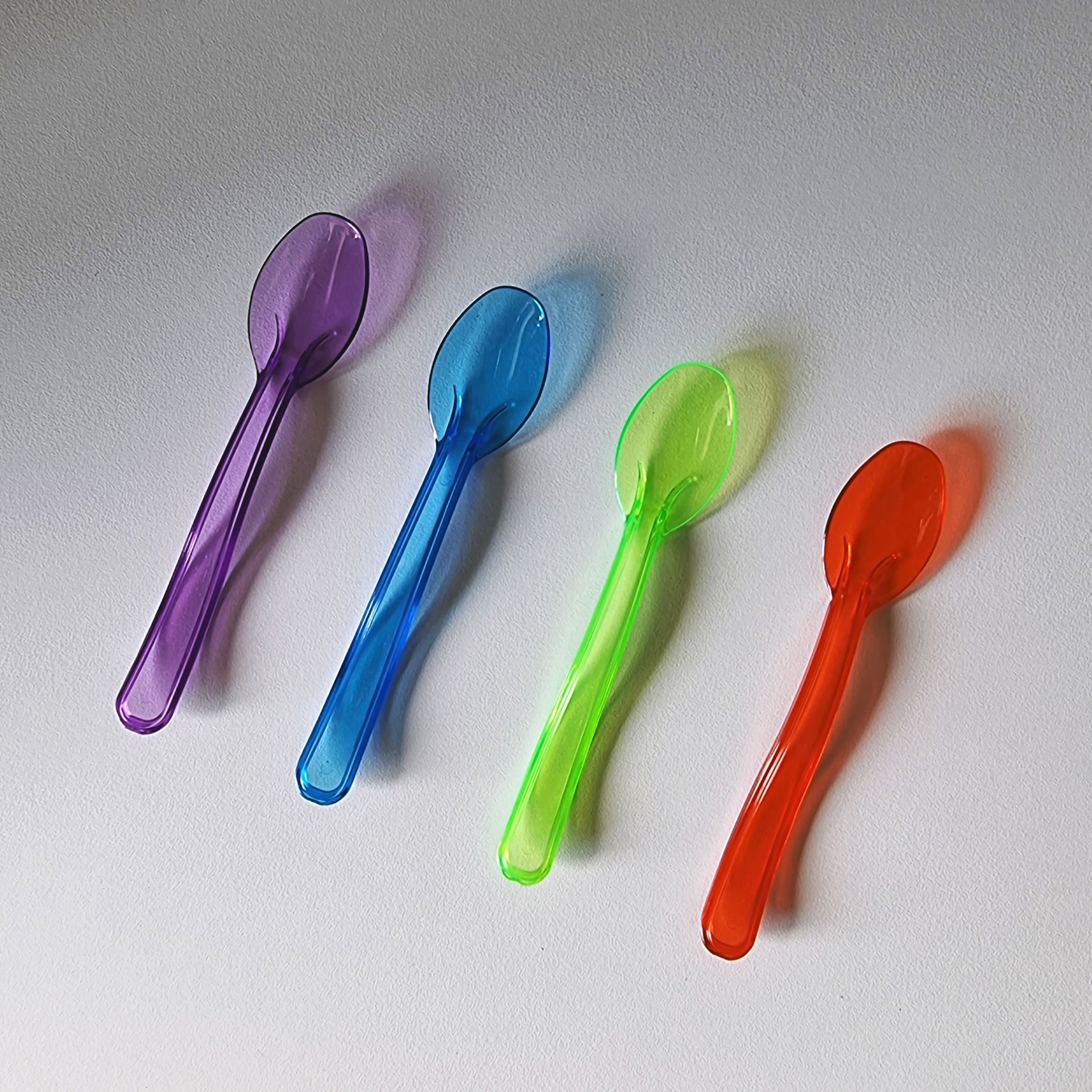 Plastik Dondurma Kaşığı Dalgalı ( 2000 Adet ) Karışık